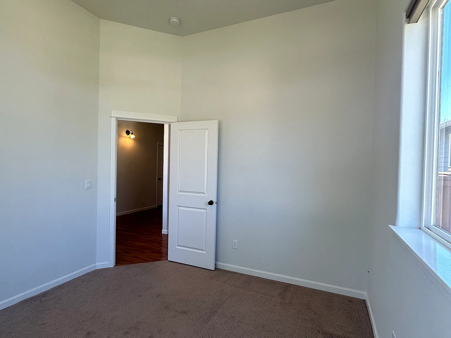 3 bed, 1593 sqft, $2,750 — Photo 4