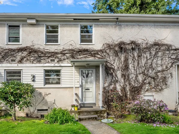 6917 NE Broadway St, Portland, OR 97213