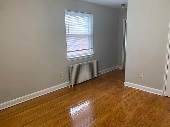 5th image of 10411 Fawcett St APT 201