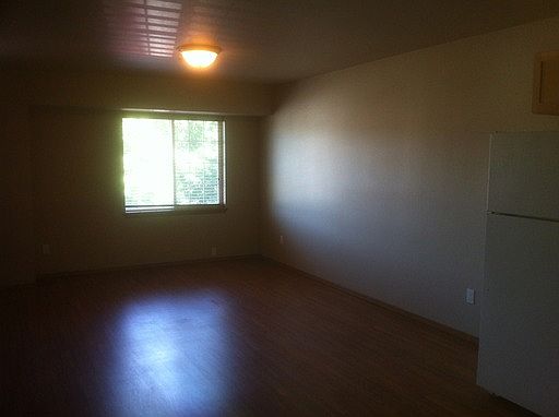 2nd image of 203 S Pearl St APT 216