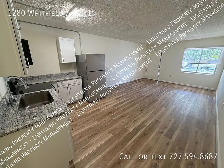 Driftwood Apartments — Photo 22