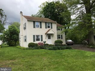 402 N Warminster Rd, Hatboro, PA 19040