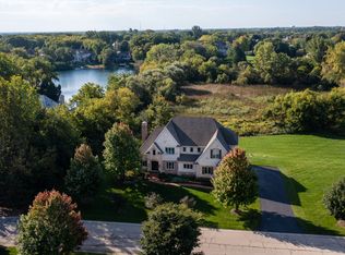 65 Deer Point Dr, Hawthorn Woods, IL 60047