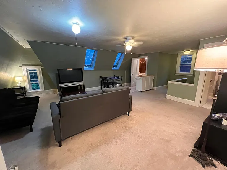 2549 Edgehill Rd — Photo 3