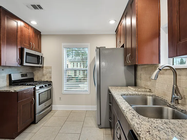 1802 Cumberland Valley Pl SE — Photo 6