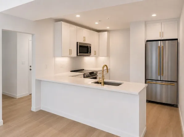 820 Hyde Park Ave #101, Hyde Park, MA 02136