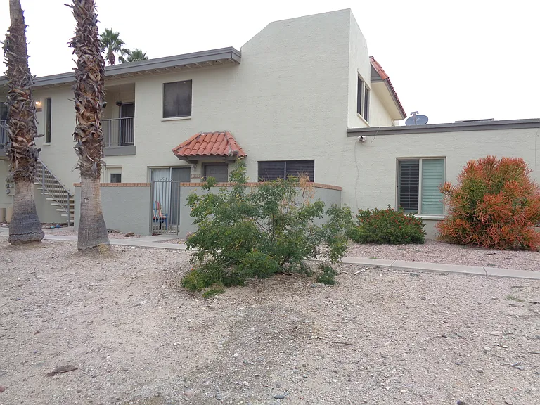 N Oakwood Ln — Photo 12