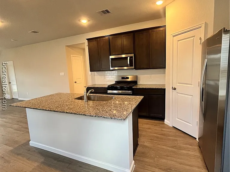 1134 Toledo Bend Dr — Photo 3