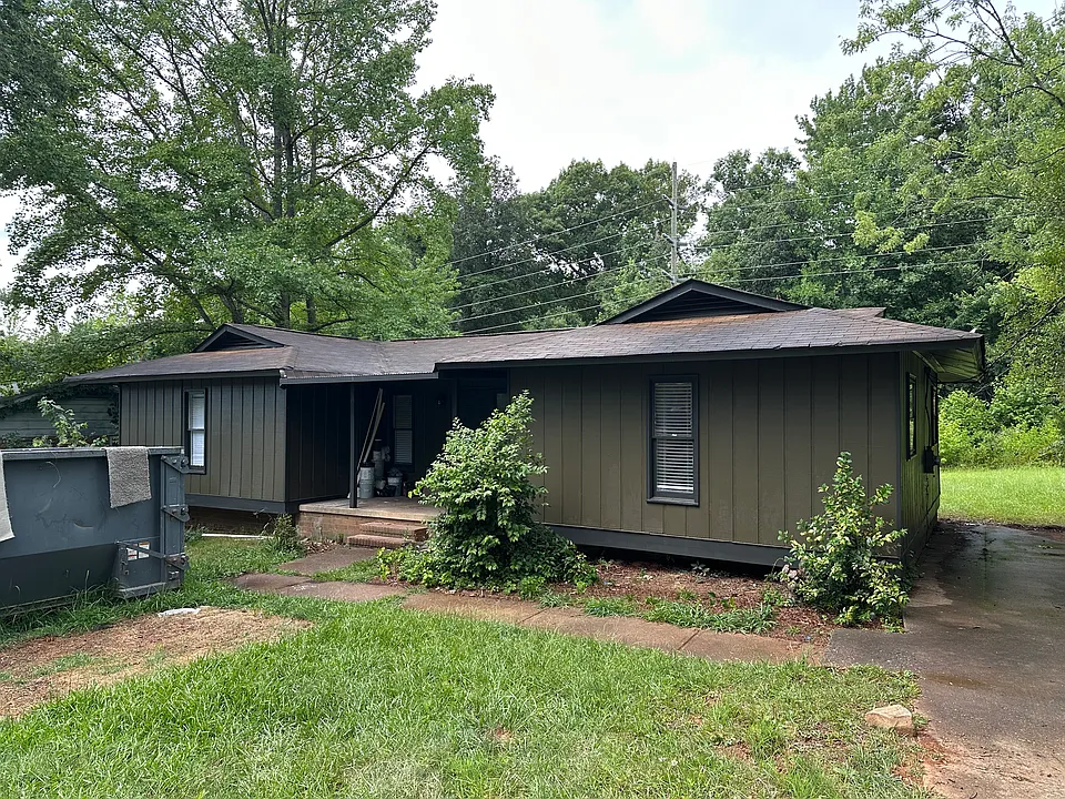 1712 Northwoods Dr