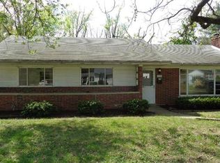 112 Lakeview Dr, Belleville, IL