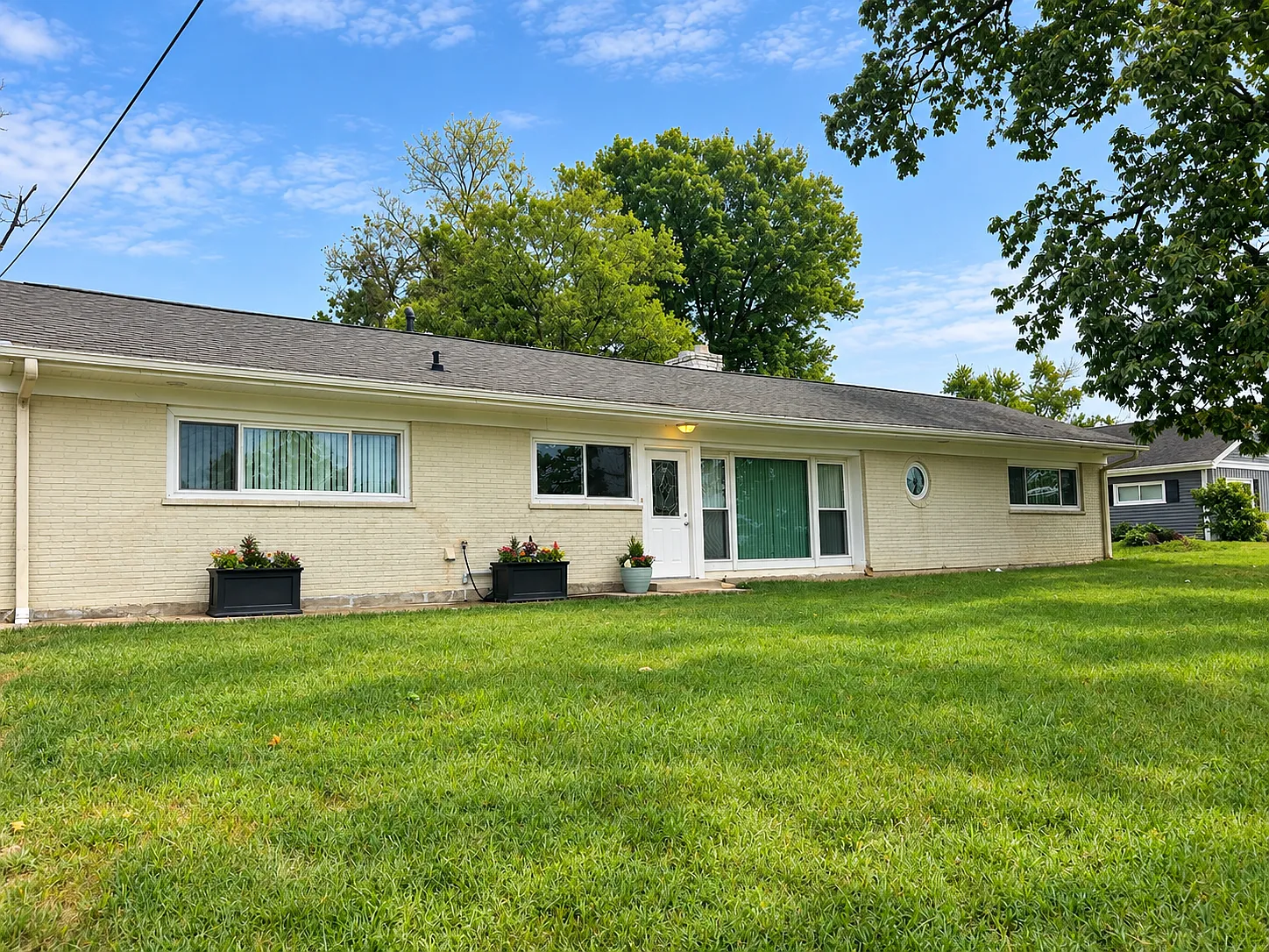 4 bed, 1700 sqft, $2,500 — Photo 1