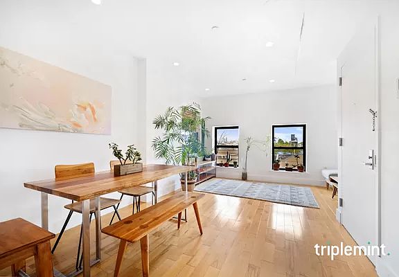 3rd image of 620 Lafayette Ave APT 4