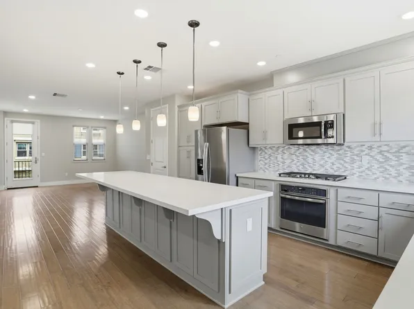 621 Cinnamon Cir, Mountain View, CA 94043