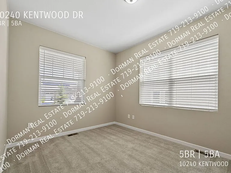 10240 Kentwood Dr — Photo 91