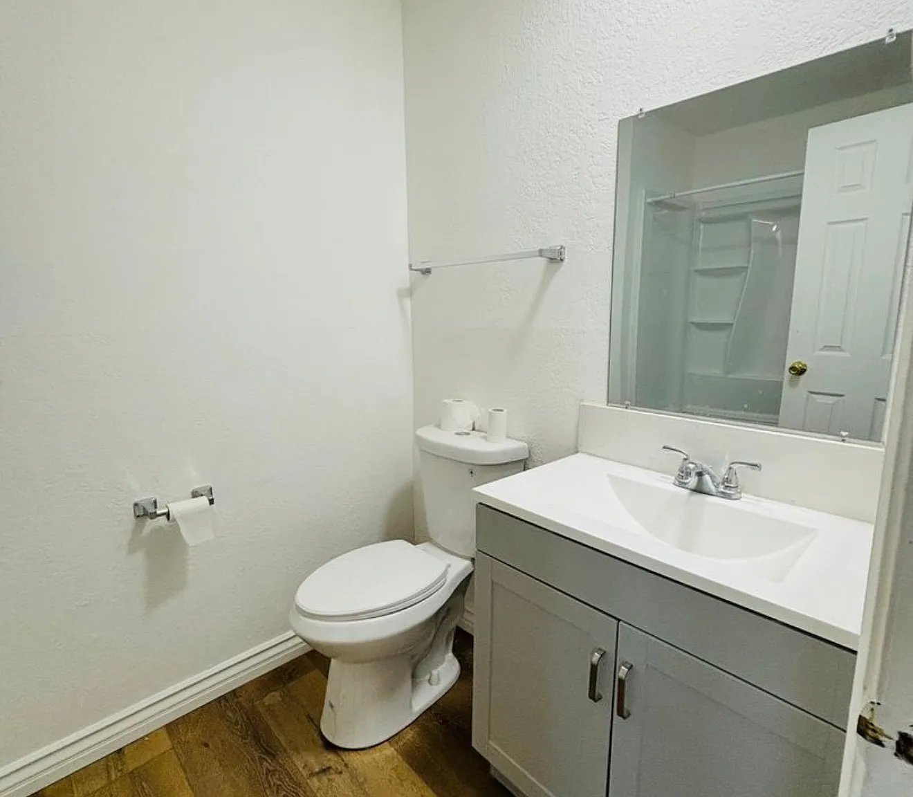 10635 Sherman Grove Ave — Photo 2
