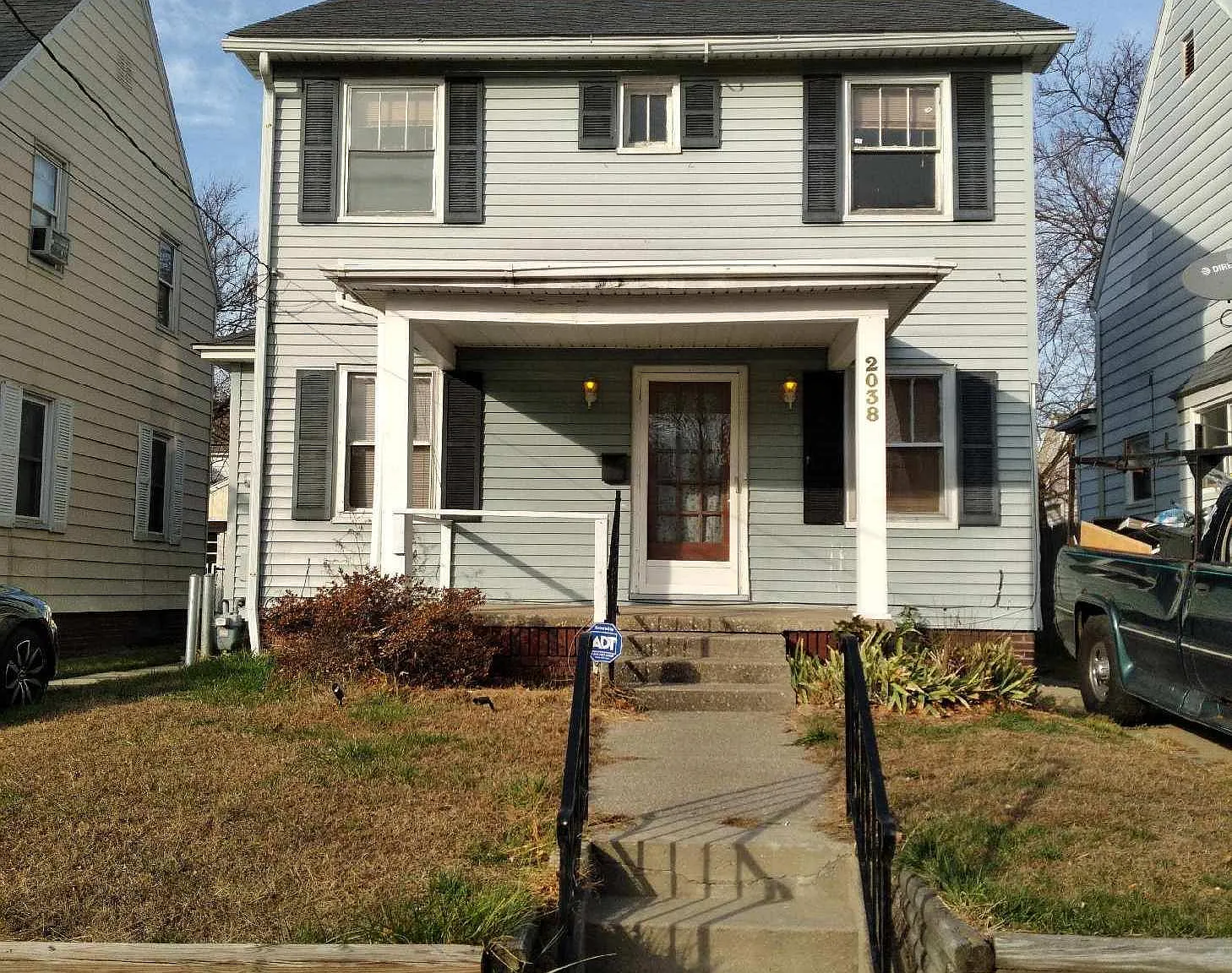 3 bed, 1230 sqft, $1,300 — Photo 2