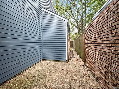 1329 Harwich Dr — Photo 16