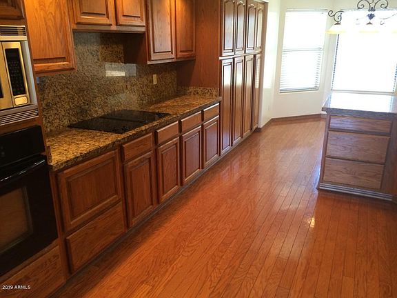 5th image of 1441 E Lynwood St