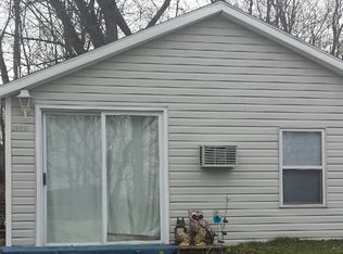 24807 Lake Shore Dr, Dowagiac, MI 49047