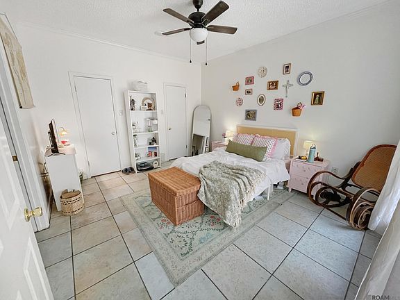 5th image of 301 Meadow Bend Dr
