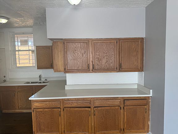 5th image of 7755 S Jeffery Ave #3