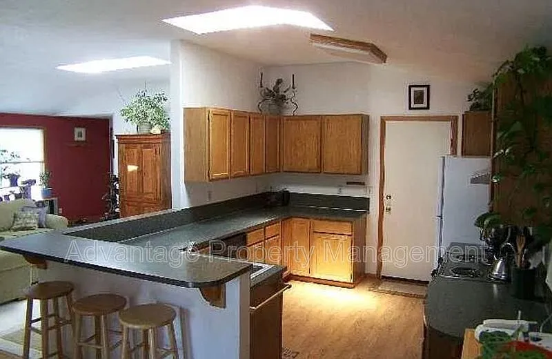2 bed, 2.0 bath, 1217 sqft, $2,350 — Photo 4