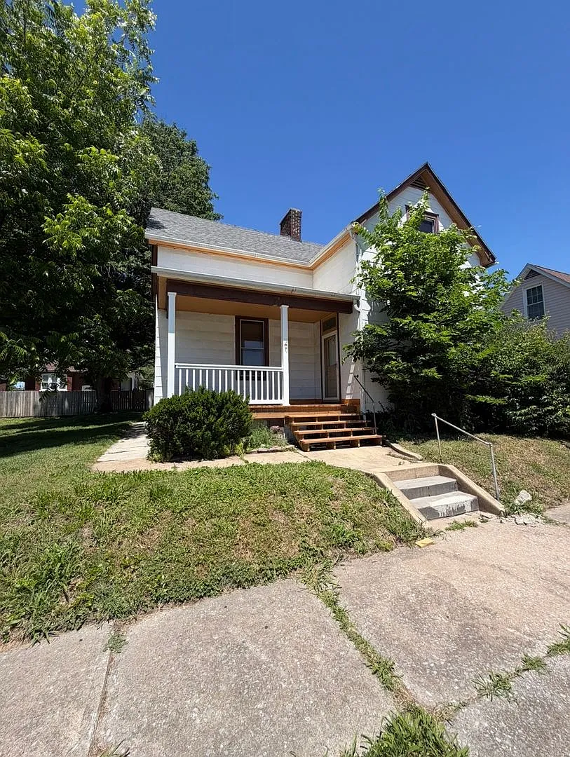 1305 North Church Street A-C — Photo 1
