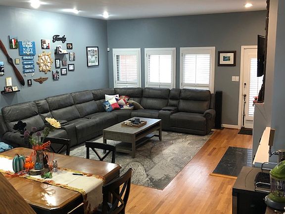 3rd image of 721 Yarmouth St #1