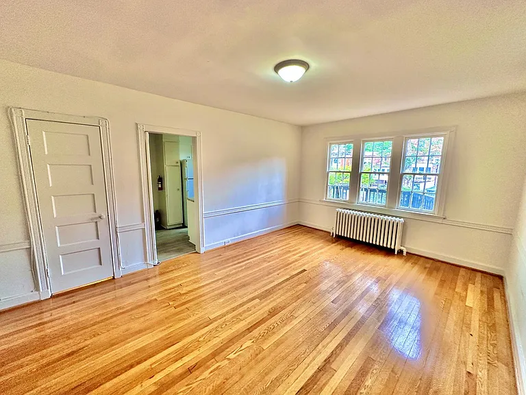 4422 Greenwich Pkwy NW — Photo 12