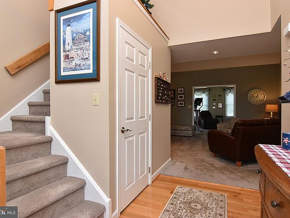 4th image of 12 Zanes Ct