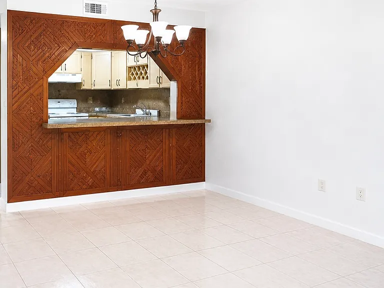 331 NW 82nd Ave #1310 — Photo 3