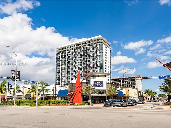 2nd image of 5300 Paseo Dr #811