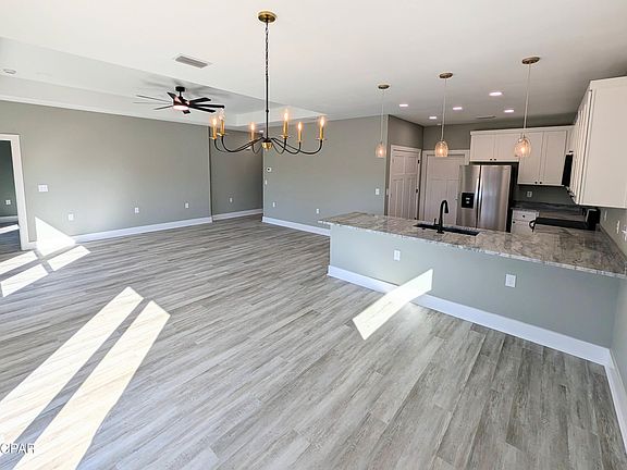 5th image of 702 N 9th St