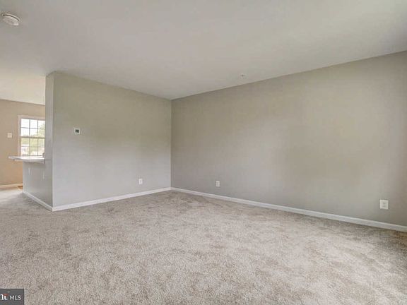 5th image of 614 Annapolis Walk Dr