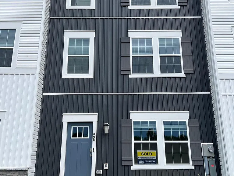 56 Aloma St — Photo 2
