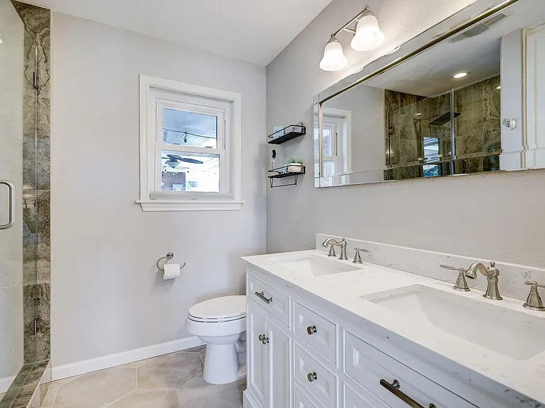 2824 E Palm Cir — Photo 20