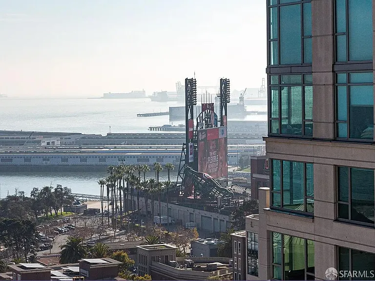 219 Brannan St #18K — Photo 22