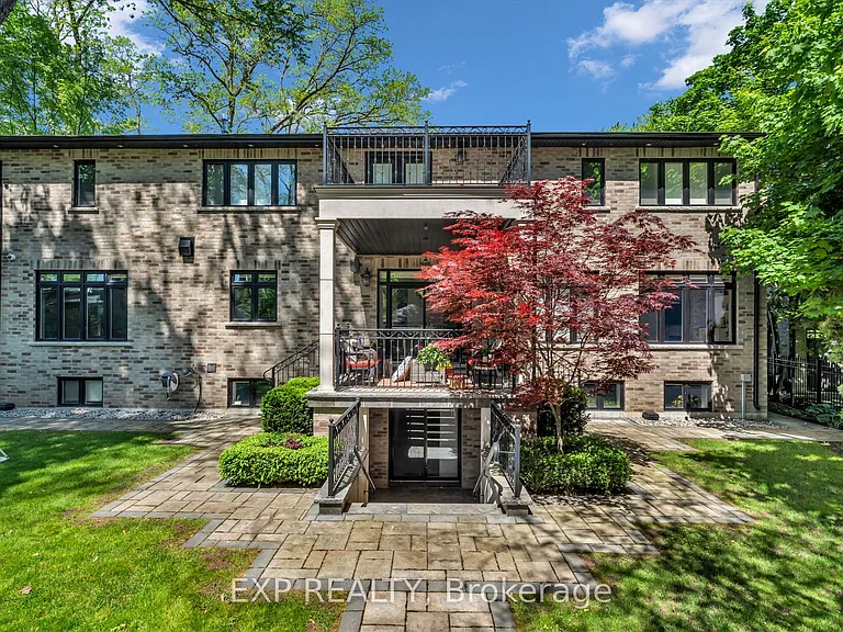 606 Lakeshore Rd W — Photo 49
