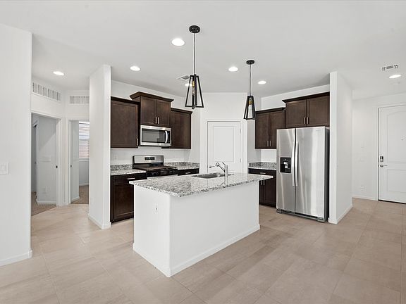 TUC_Hanson-Ridge_Kitchen_11008-S-Rila-Dr