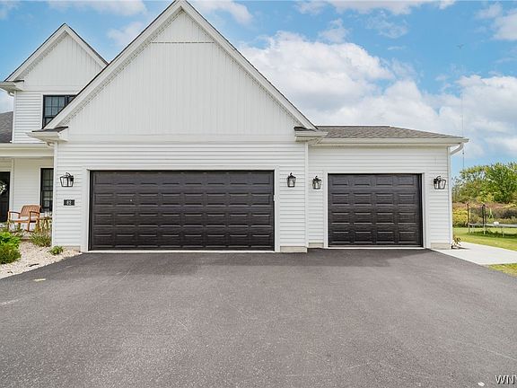 3rd image of 62 Windham Ct