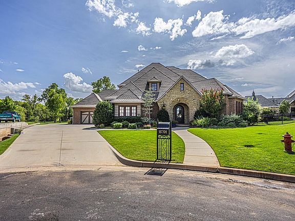 3rd image of 15701 Cambria Ct