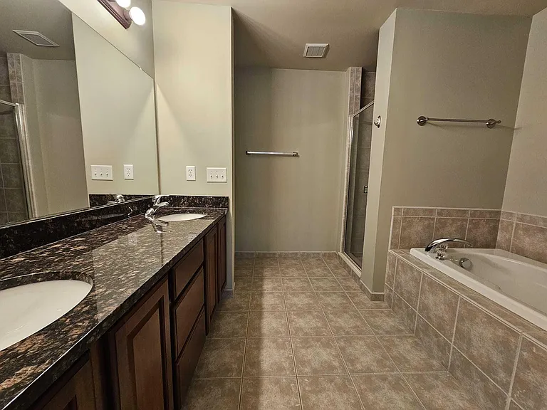3376 Endsleigh Ln — Photo 11