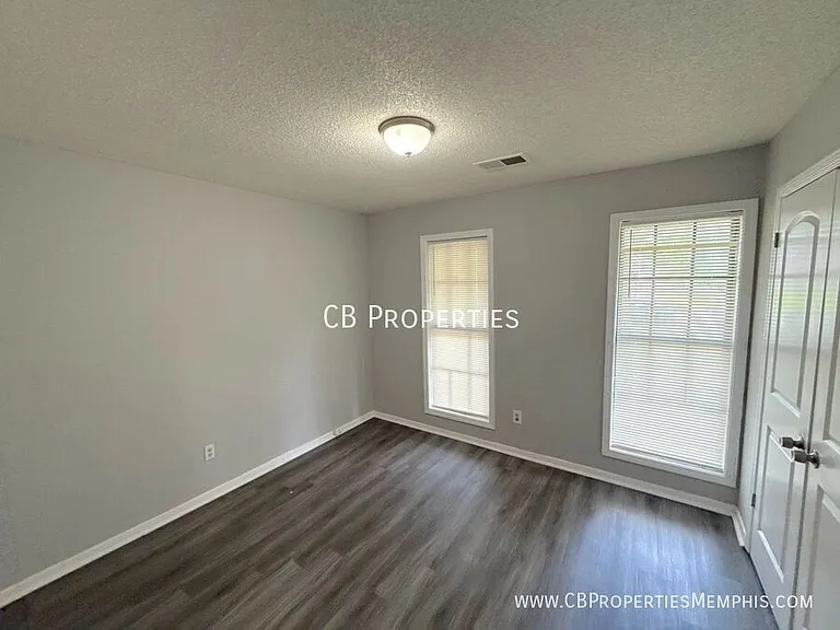 7400 Isherwood Rd — Photo 3