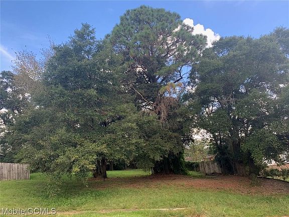 2nd image of 6066 Highland Woods Dr N