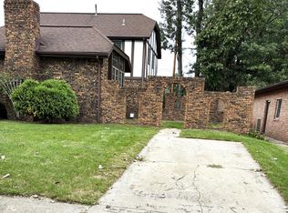 2885 Vivian St, Portage, IN 46368