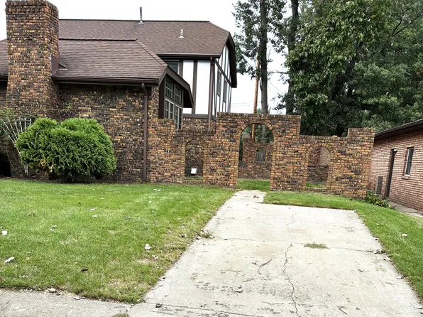 2885 Vivian St, Portage, IN 46368