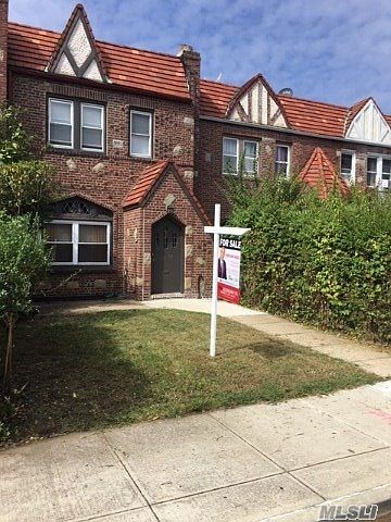 1st image of 11564 222nd St