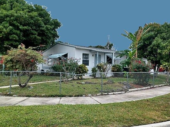 2nd image of 1060 W 26th Court