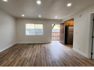 7811-6 S San Pedro St, Los Angeles, CA 90003