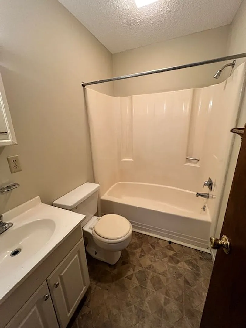 101 & 103 Teakwood Drive — Photo 3
